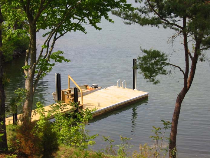 Floating private dock at Cedar Cabin